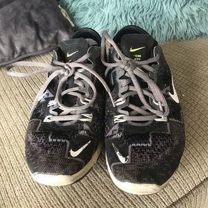 Women’s Nike free tr fit 4 shoes in size 6